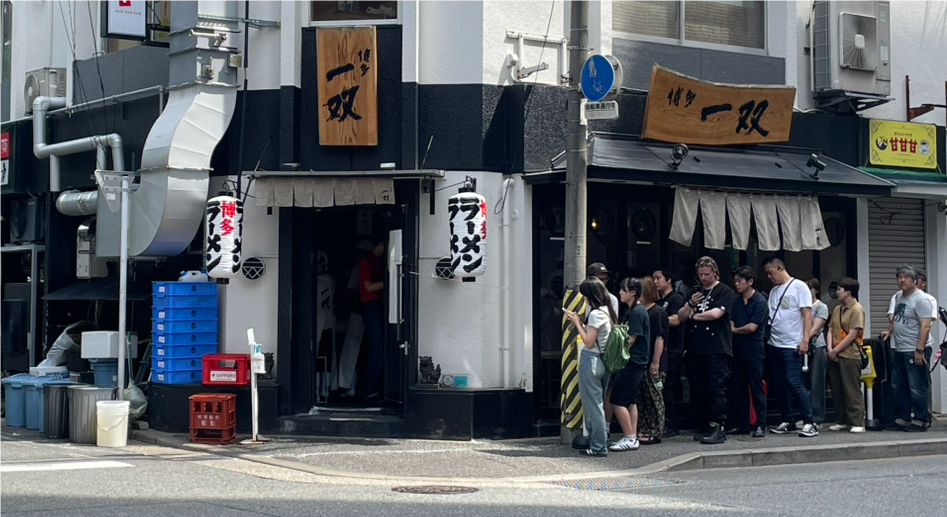 なぜ日本人はわざわざ飲食店の行列に並ぶのか？